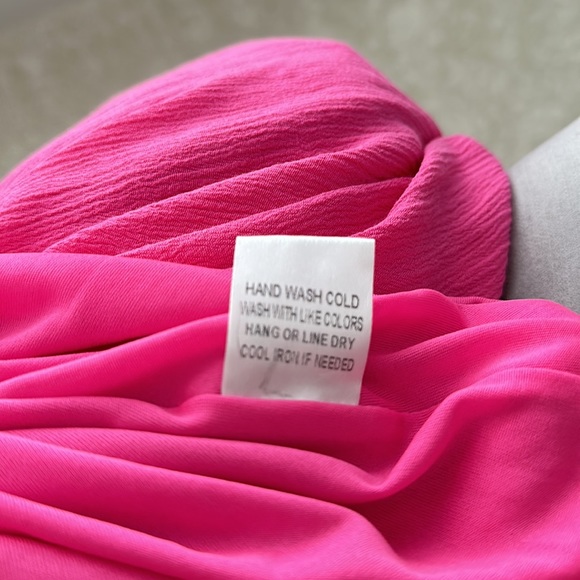 Calling all Barbies - Picture 5 of 5